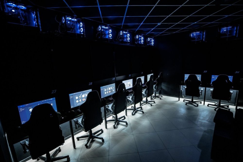 R1 центр киберспорта