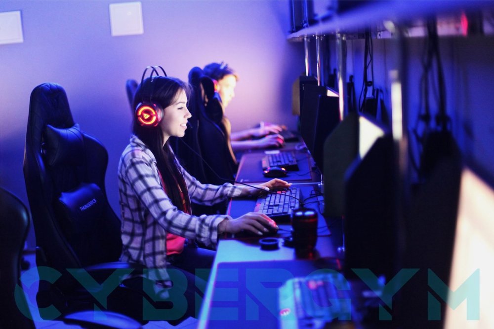 Ночь в компьютерном клубе