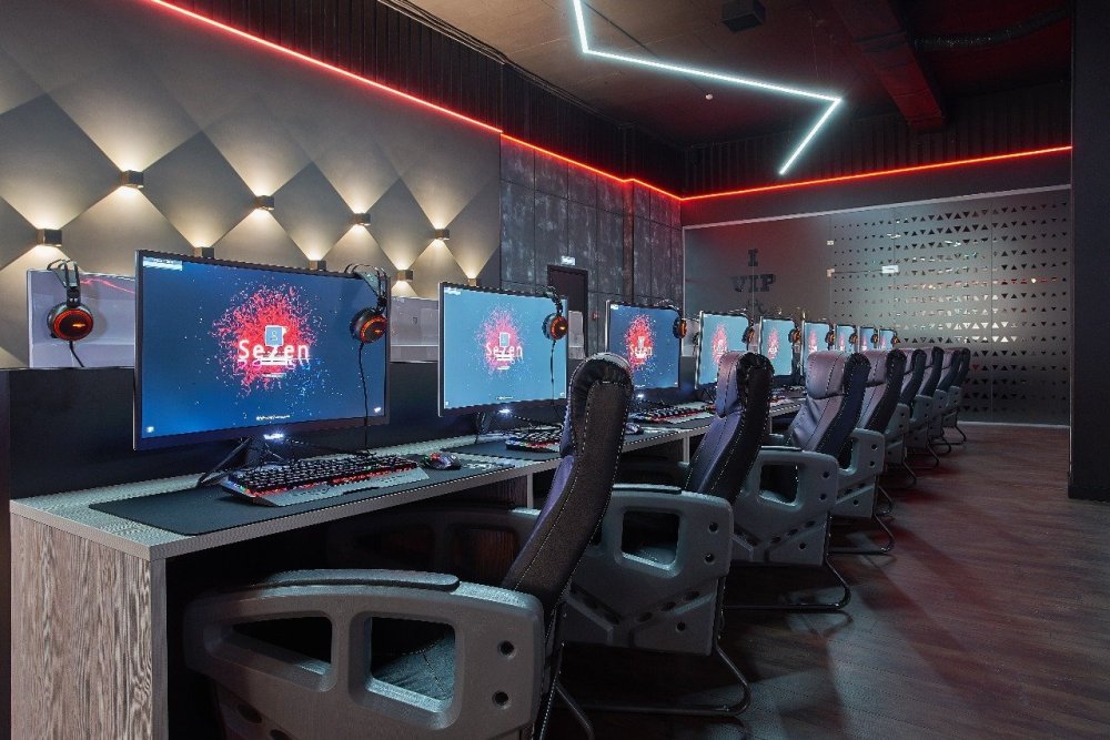 Дизайн компьютерного клуба