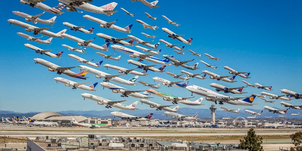 Много самолетов в небе