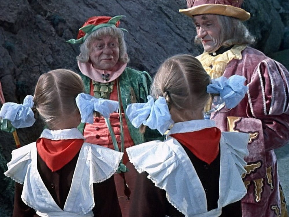 Королевство кривых зеркал фильм 1963