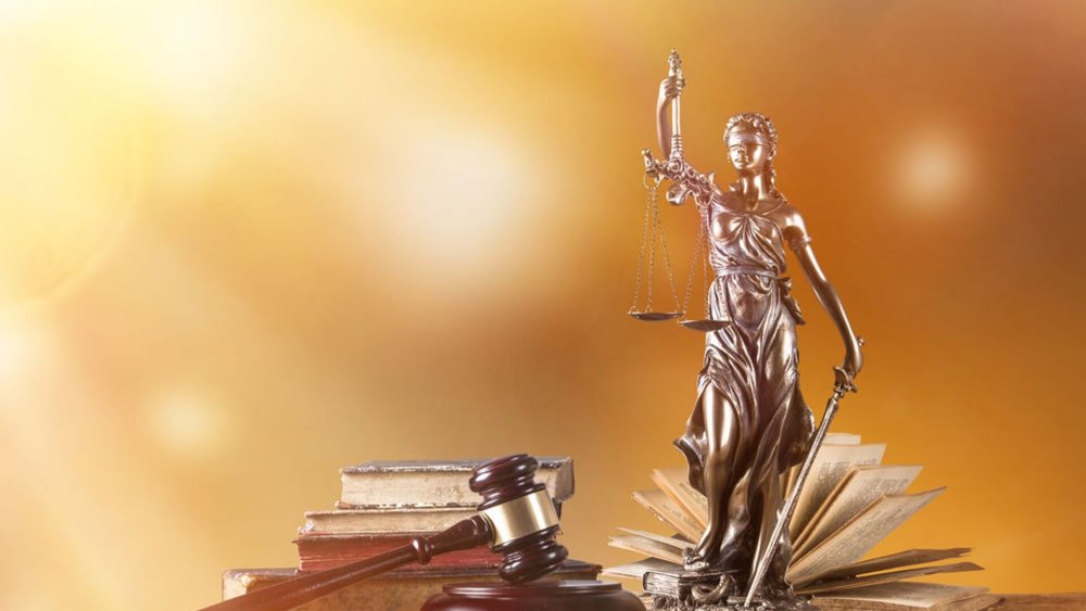 З днем працівника суду