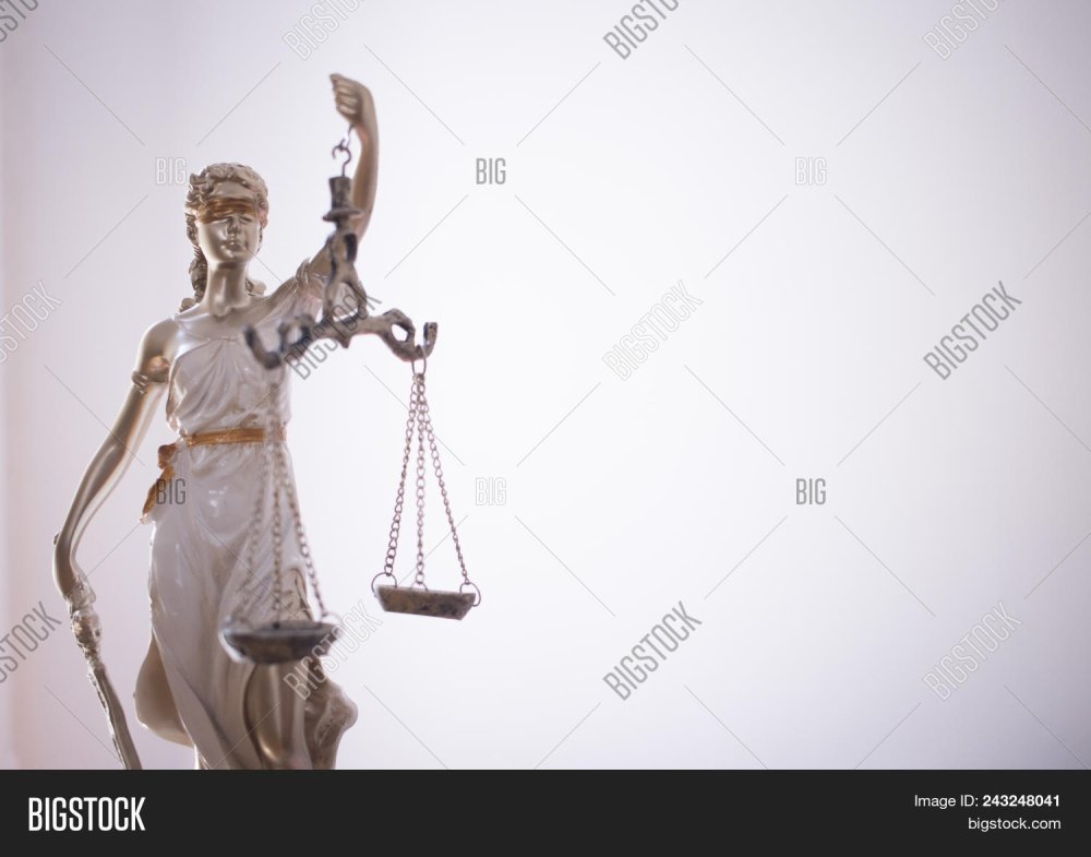 Открытка с Фемидой