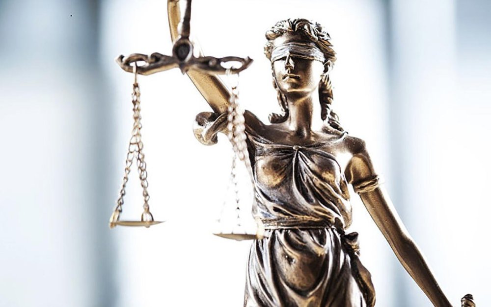 Статуя Богини правосудия Фемиды