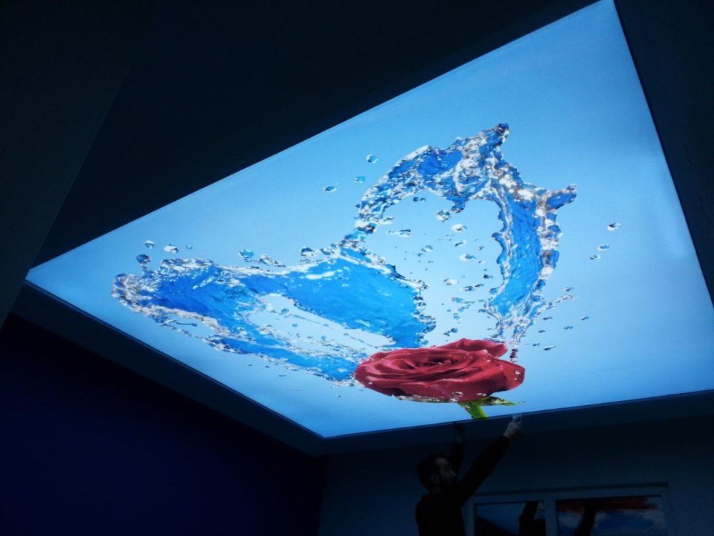 Натяжные потолки абстракция