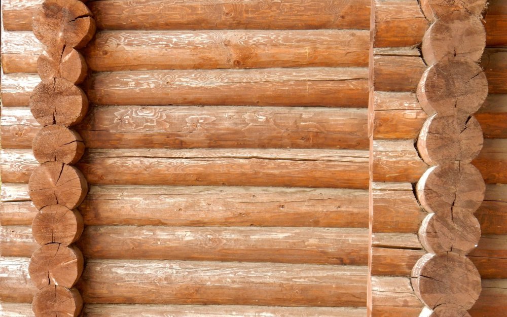 Стена из бревен