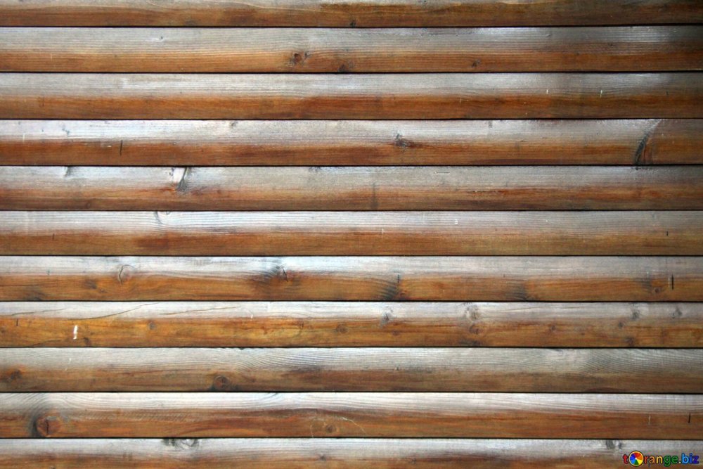 Бревенчатая стена