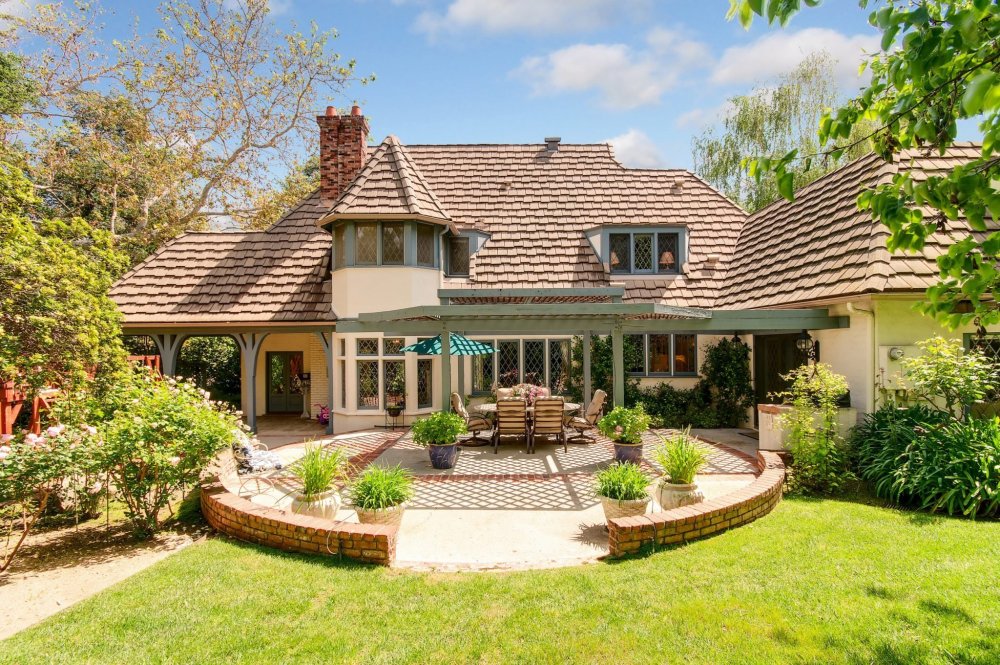 Красивый дом