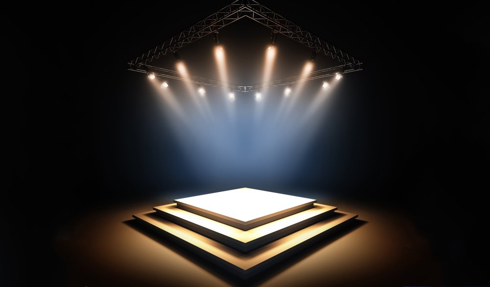 Софиты на сцене