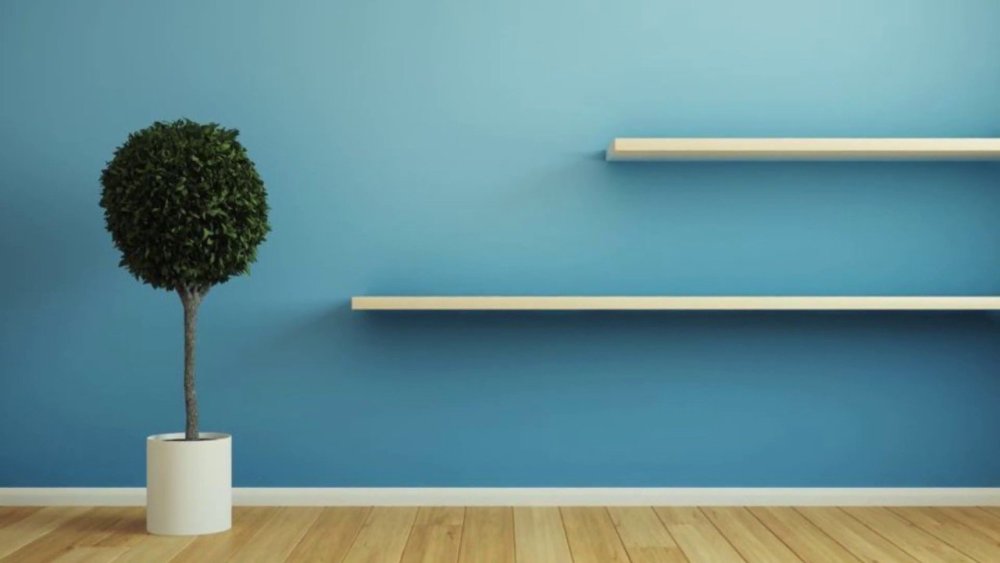 Комната с полками для ярлыков