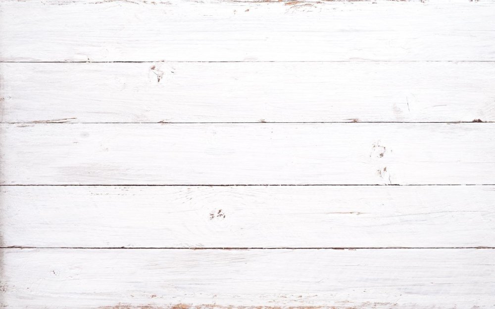 Дерево на белом фоне