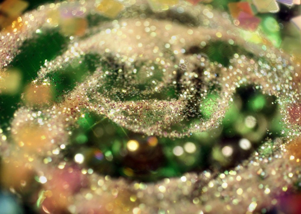 Зеленый с золотом