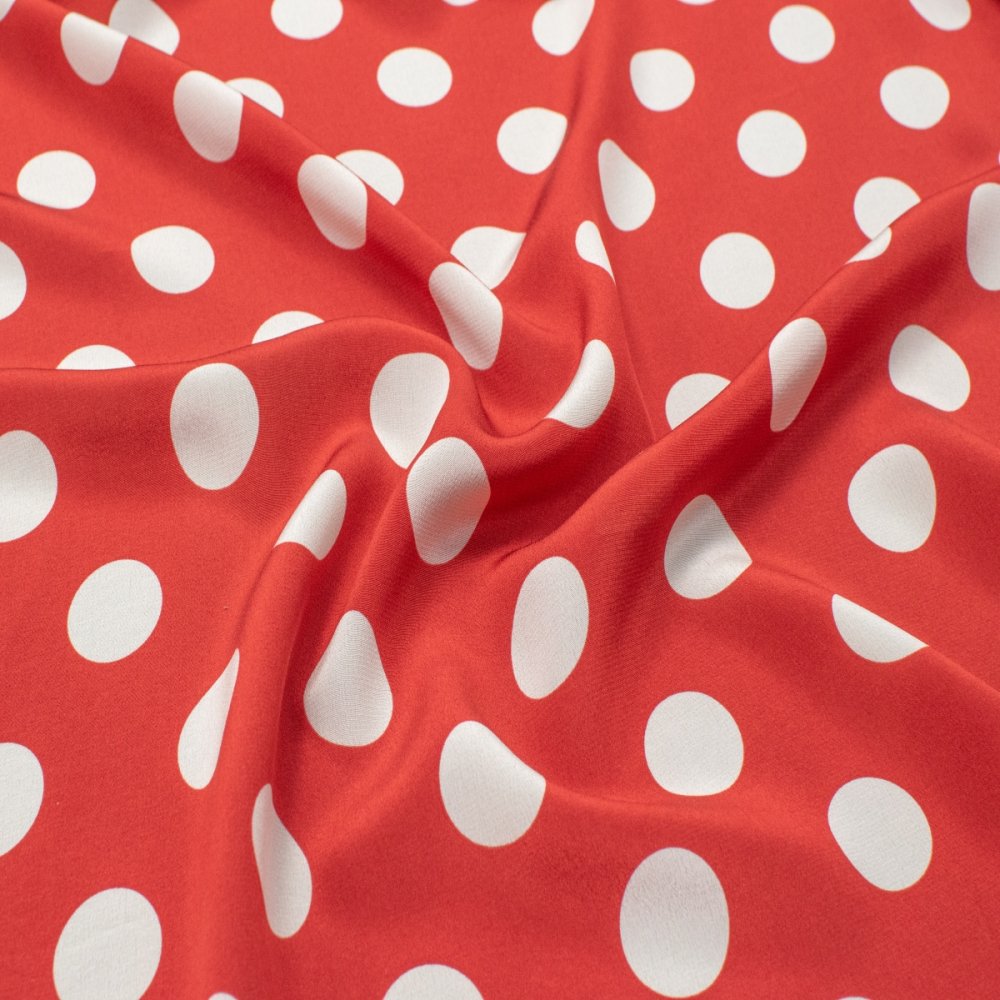 Красный в белый горошек