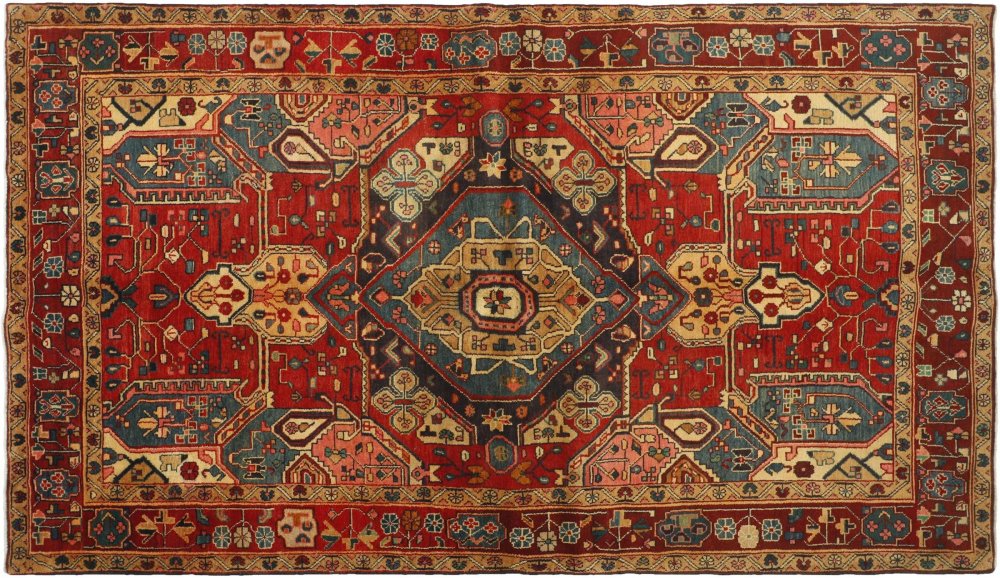 Персидский ковер на стене