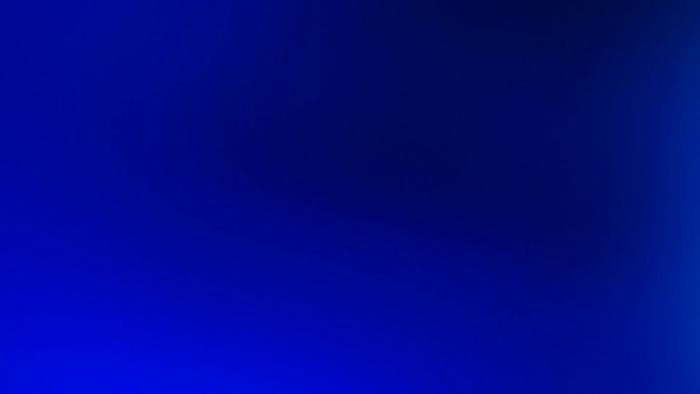 Градиент от темно синего к голубому