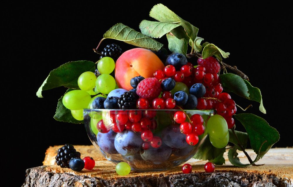 Фрукты и ягоды