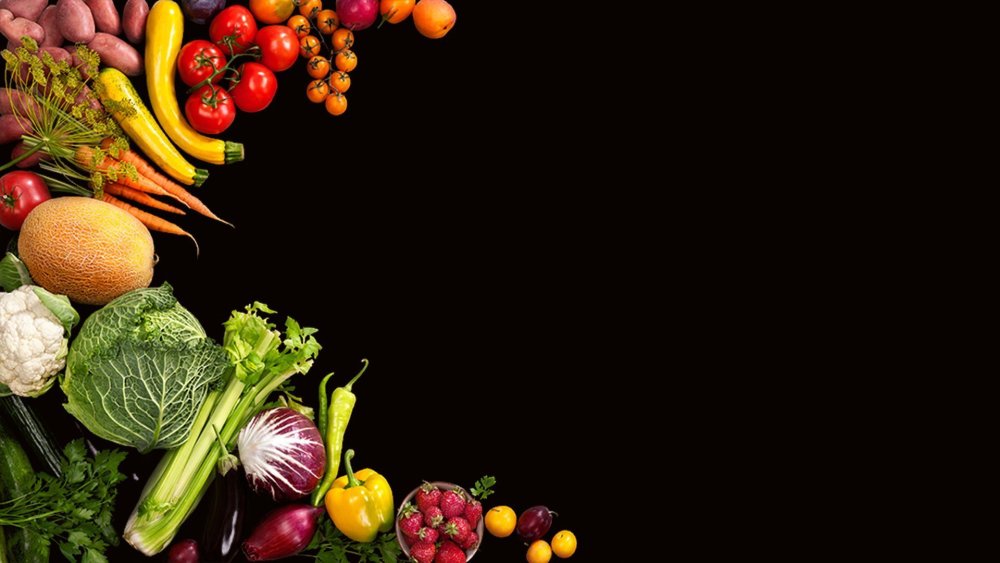 Овощи на темном фоне