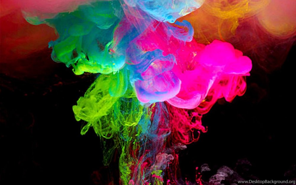 Цветной дым на черном фоне