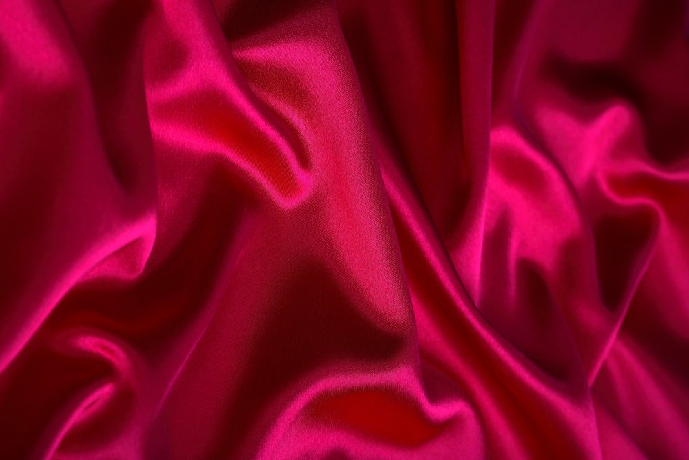Розовый шелк