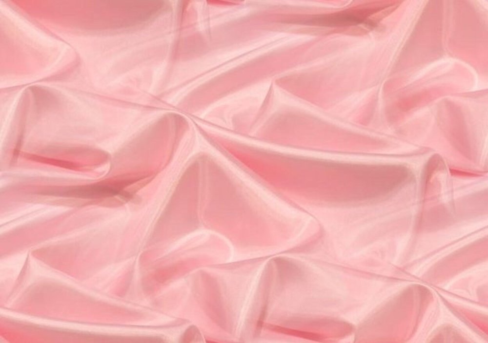 Нежно розовый шелк