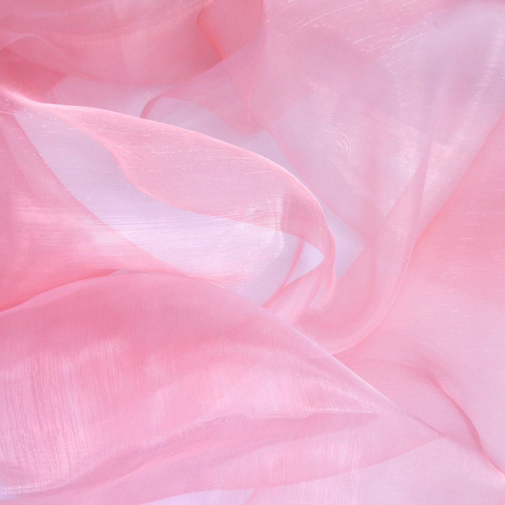 Нежно розовый шелк