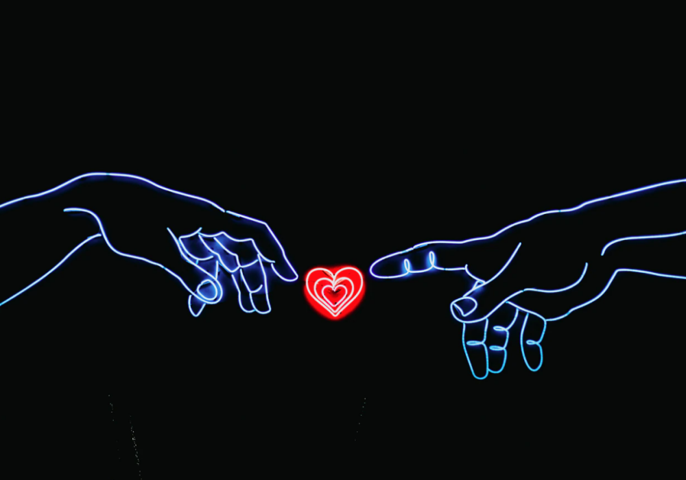 Неоновые рисунки на черном фоне