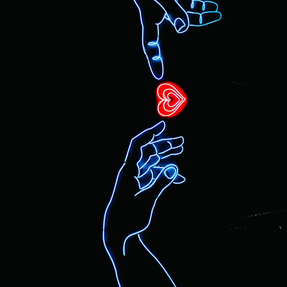 Неоновые руки