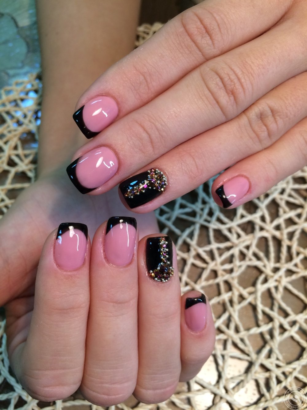 Черно розовый френч