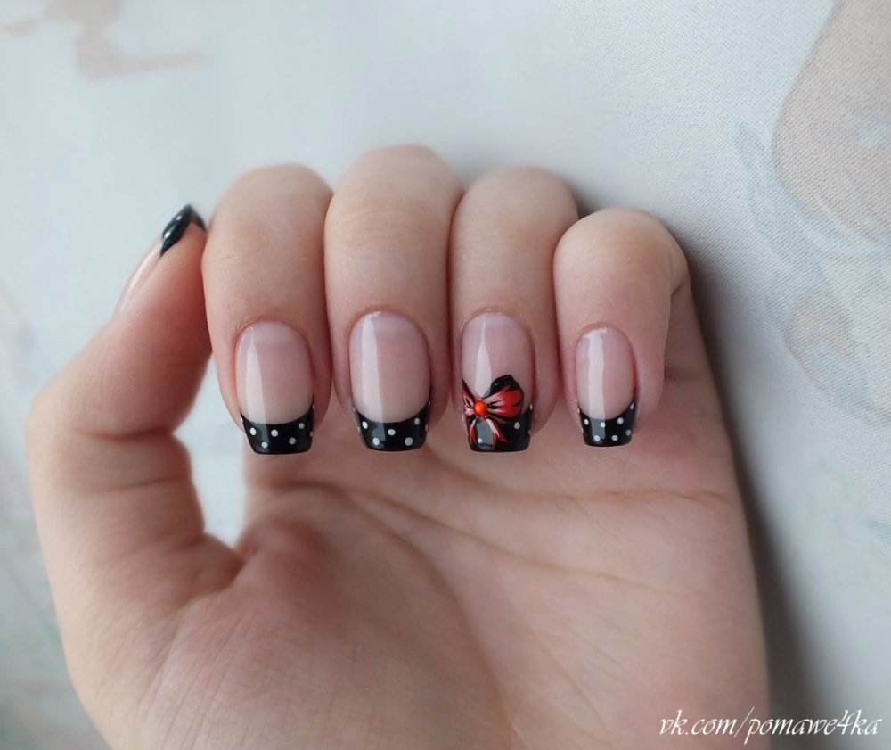 Красивый маникюр с бантиком