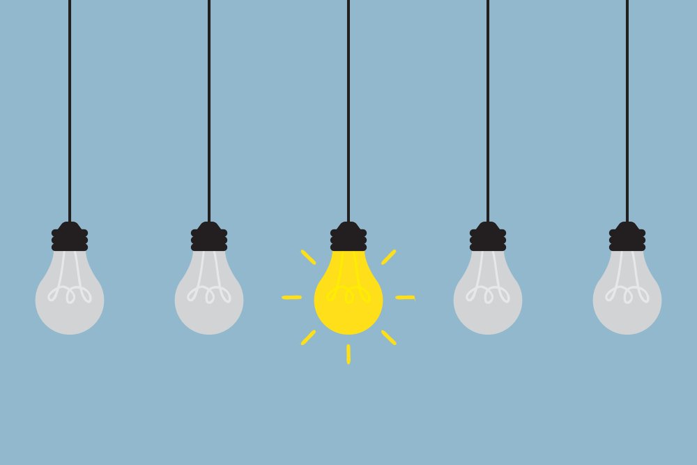 Висящие лампочки на прозрачном фоне