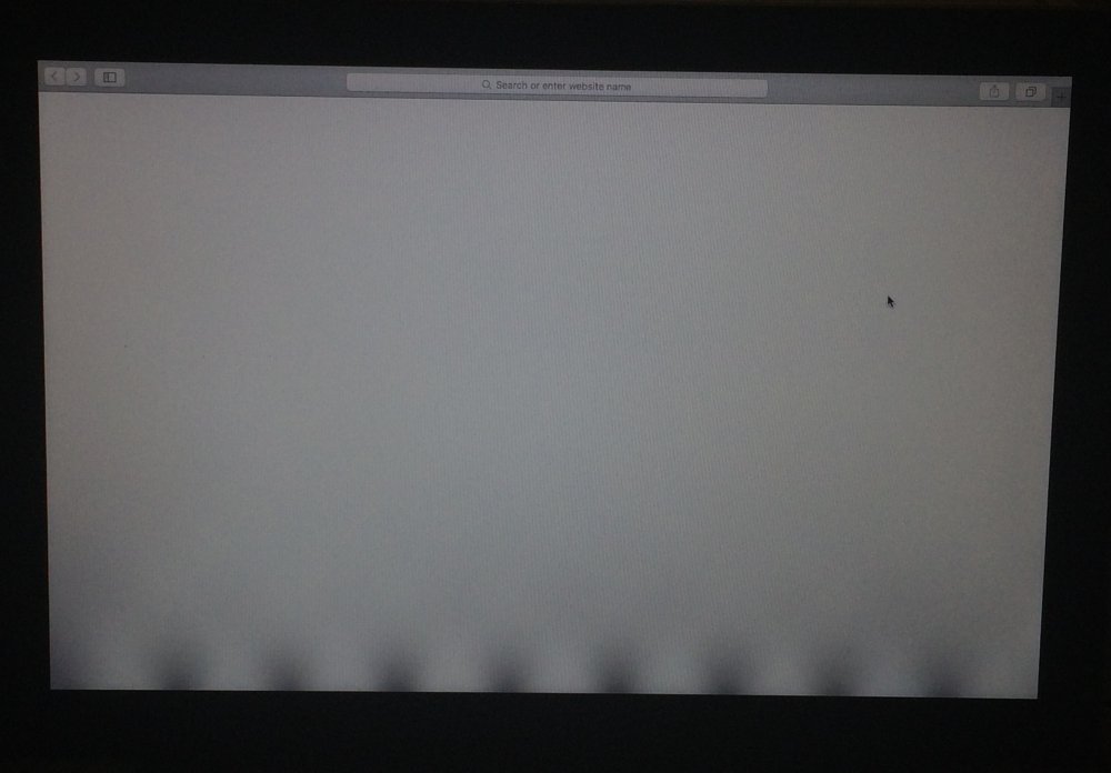 MACBOOK Pro 13 снизу