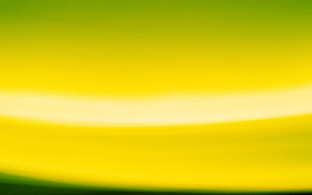 Зеленовато желтый