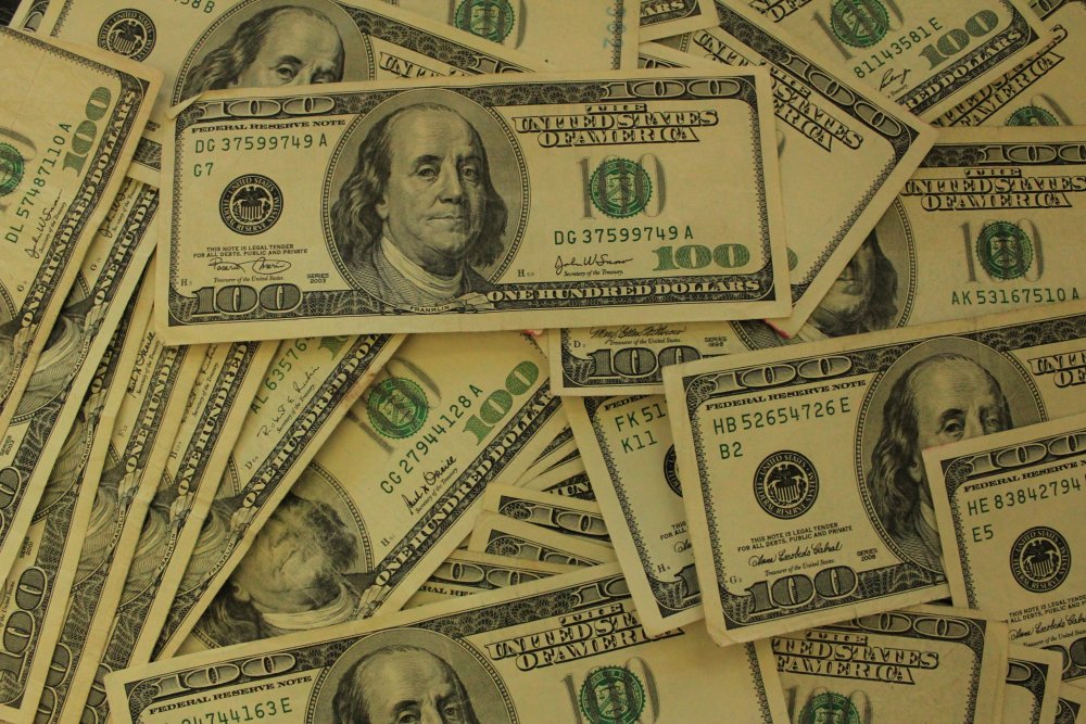 Деньги доллары
