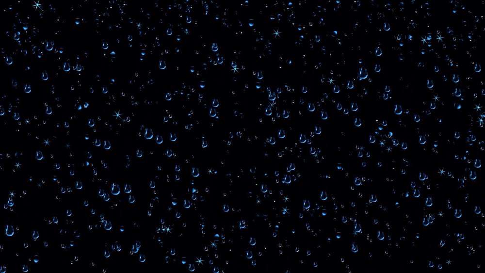 Капли на черном фоне