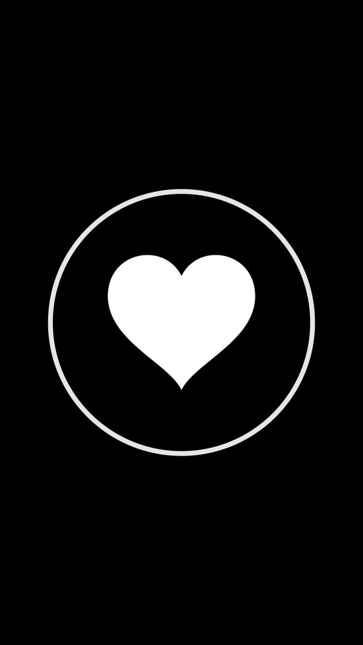 Белое сердце на черном фоне