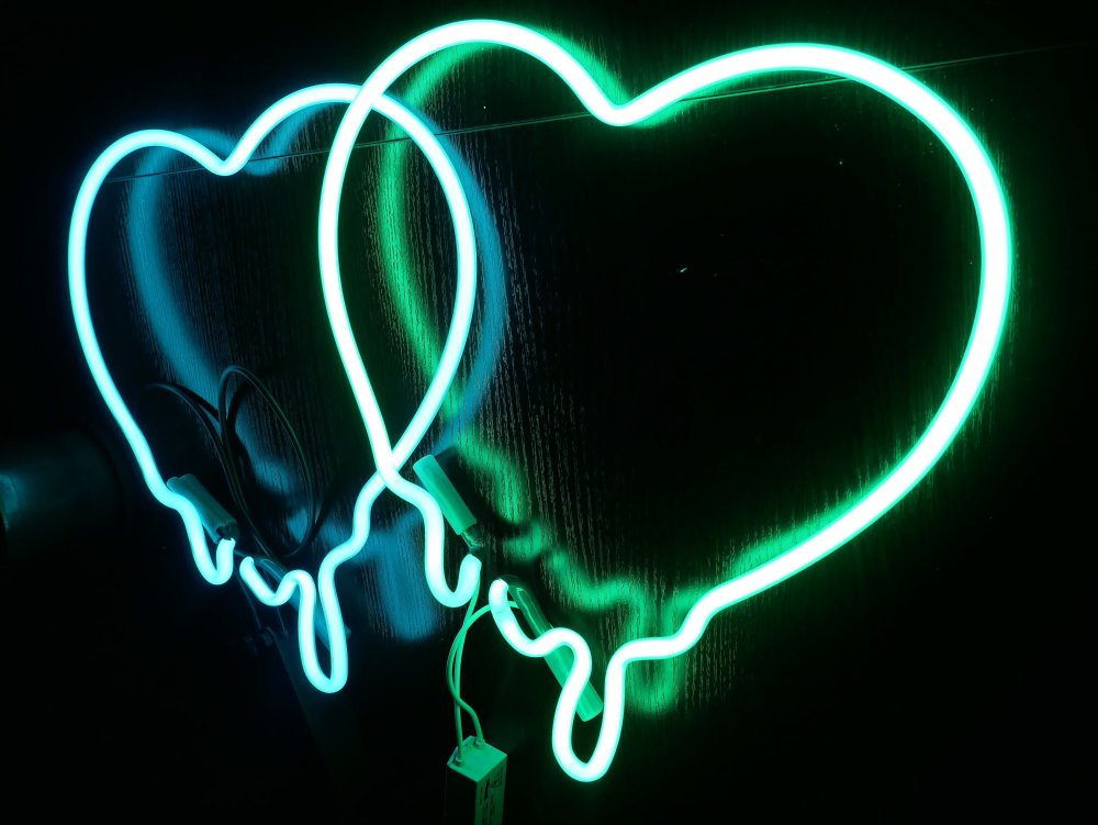 Сердце неон