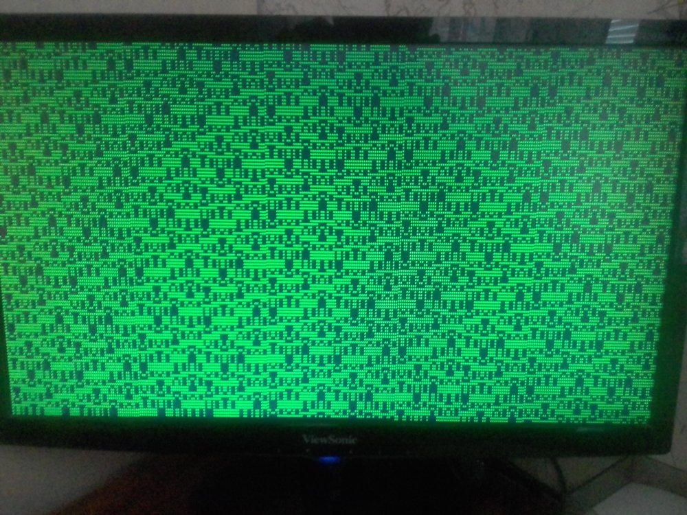Зеленые пиксели на мониторе