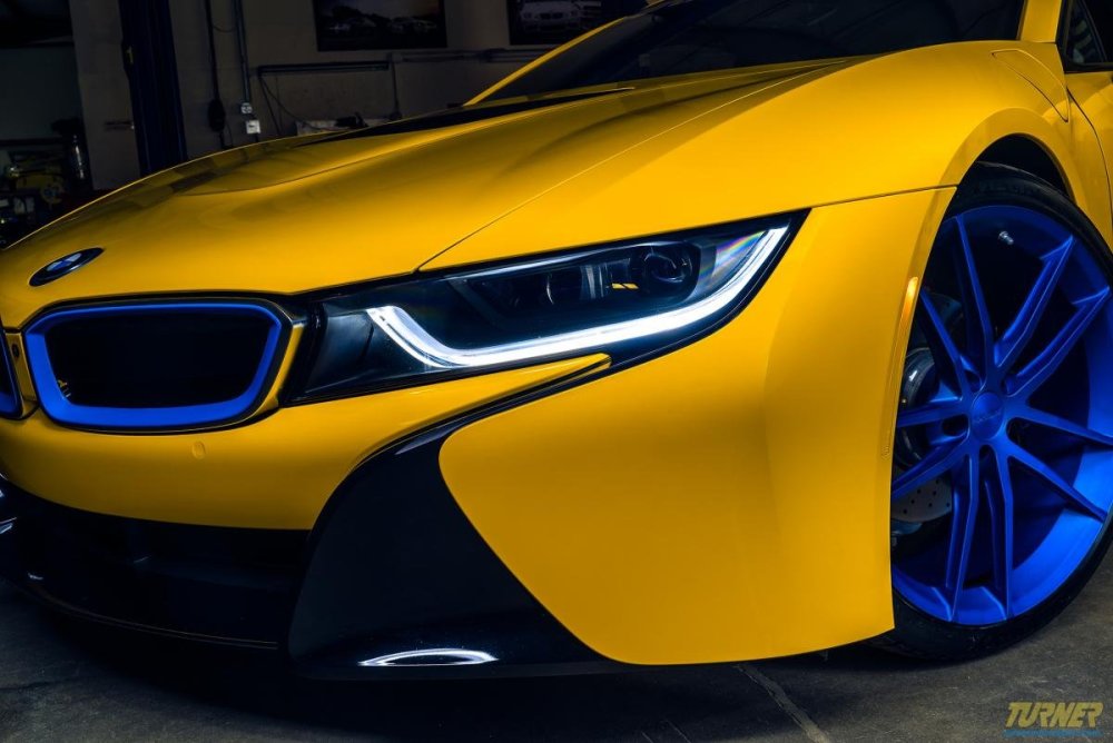 БМВ ай 8 желто черная