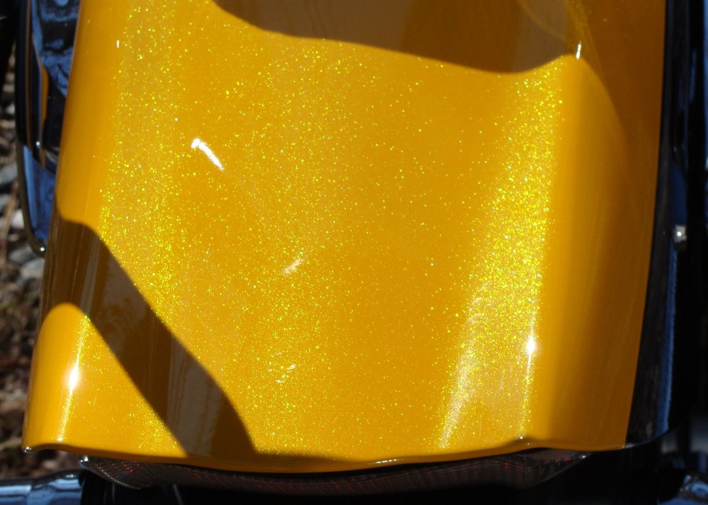 Желтый перламутр машина