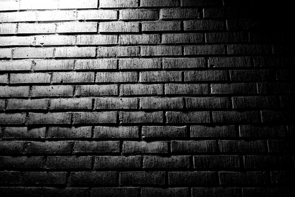 Кирпич черно белый