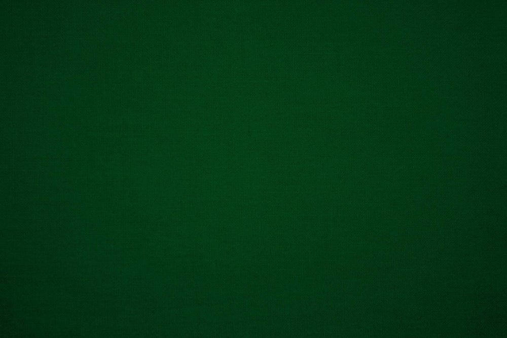 Темно зеленый цвет
