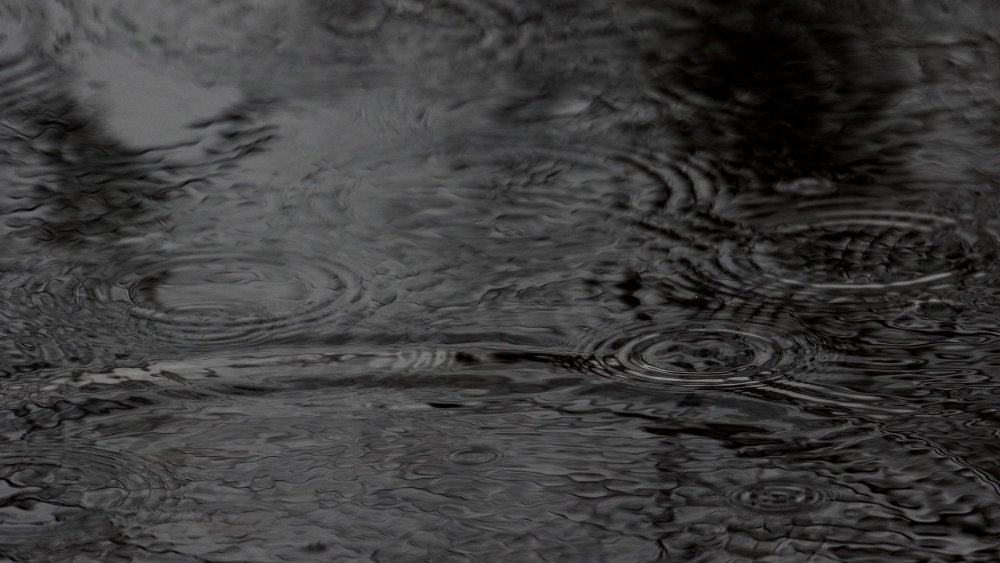 Черная вода обои