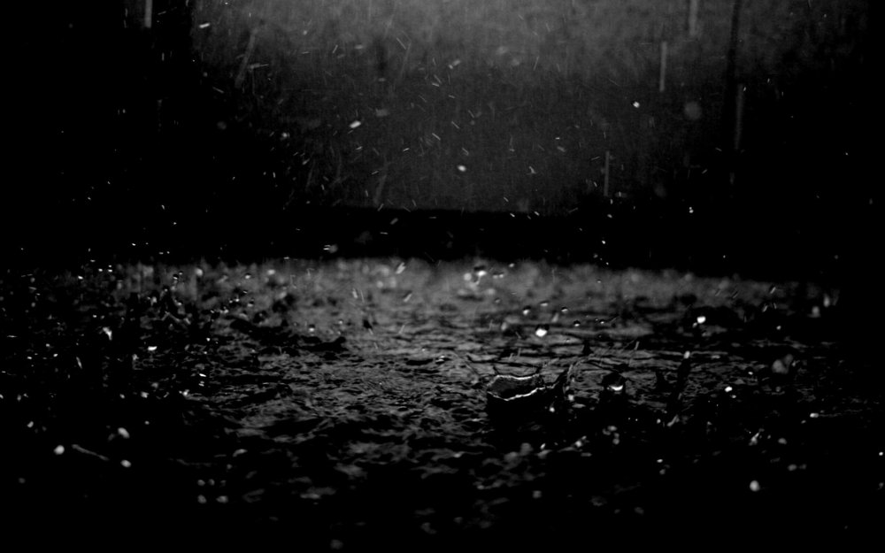 Дождь темный