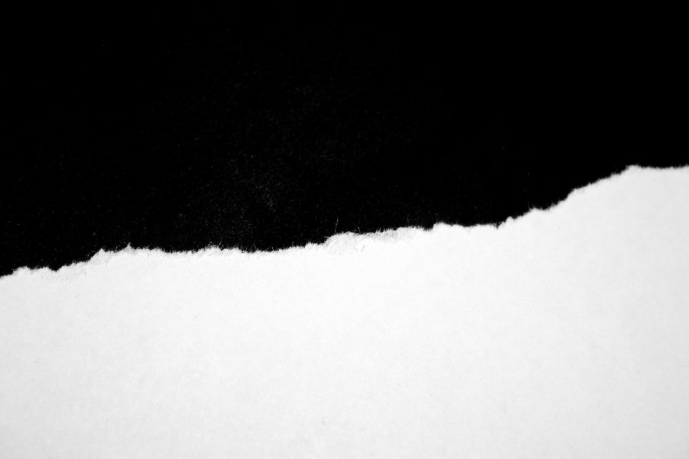 Декорирование порванных обоев