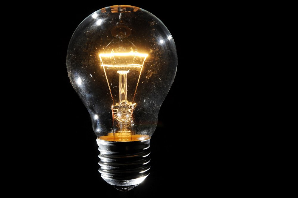 Горящая лампочка