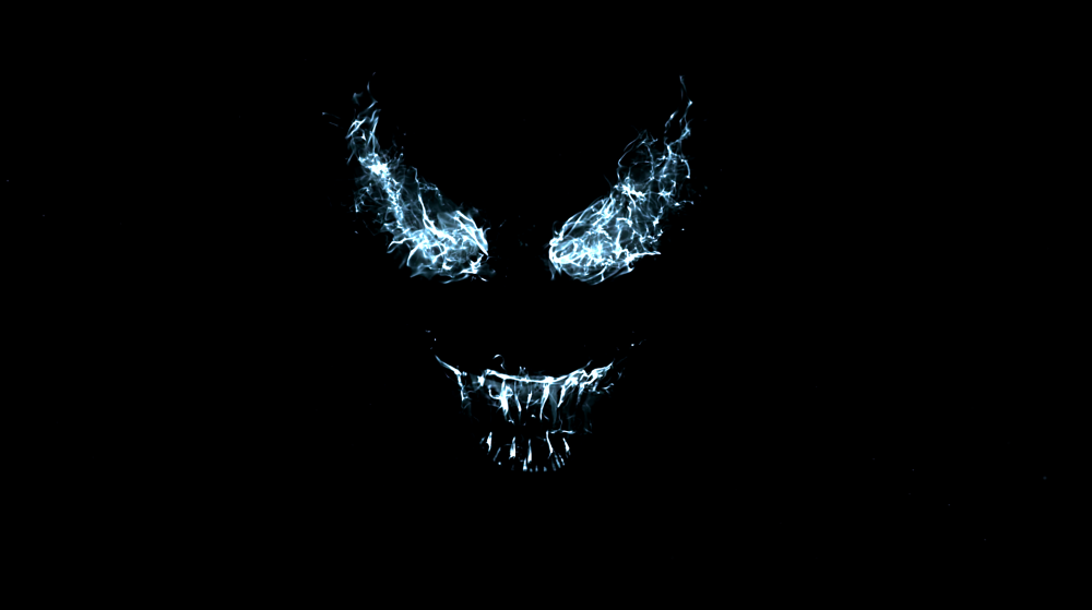 Зловещая улыбка на черном фоне