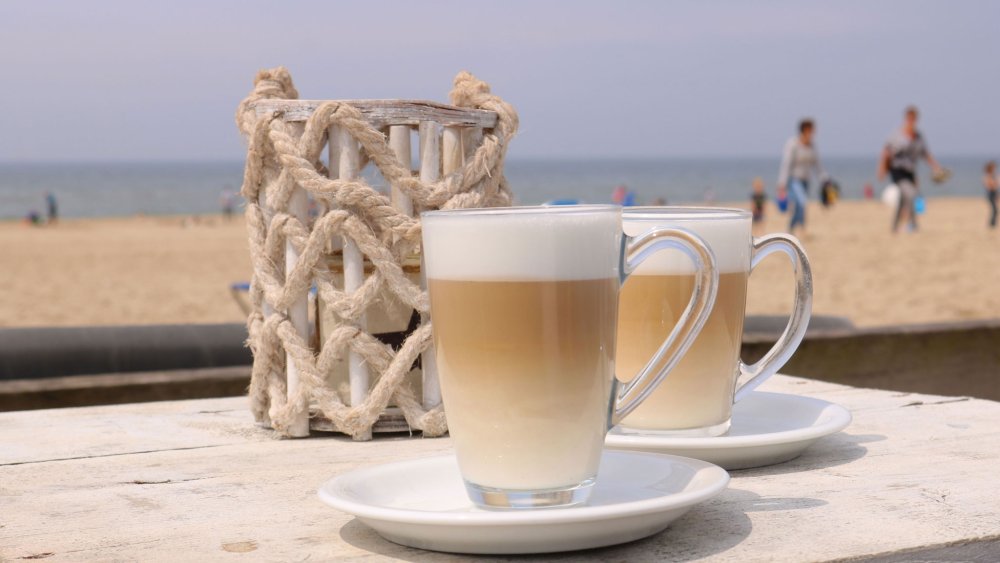 Кофе и море