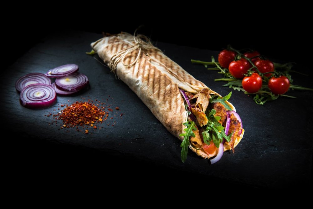Шаверма на черном фоне