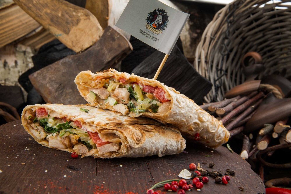 Шаурма на черном фоне