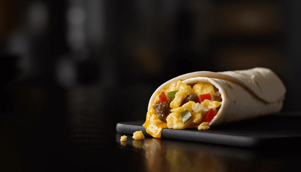 Фаст фуд на черном фоне